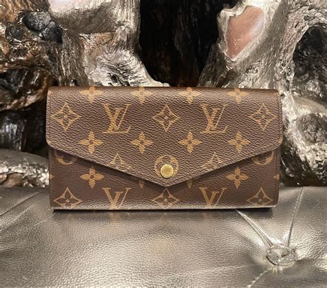 louis vuitton sarah wallet amarante|louis vuitton sarah wallet monogram.